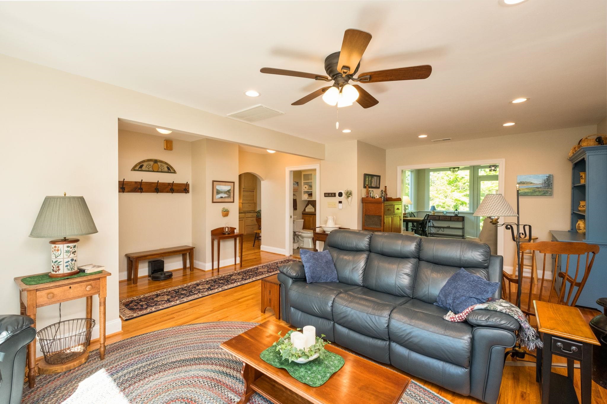 446 MOUNTAIN VIEW DR, STAUNTON, Virginia 24401, 3 Bedrooms Bedrooms, ,2 BathroomsBathrooms,Residential,446 MOUNTAIN VIEW DR,676857 MLS # 676857