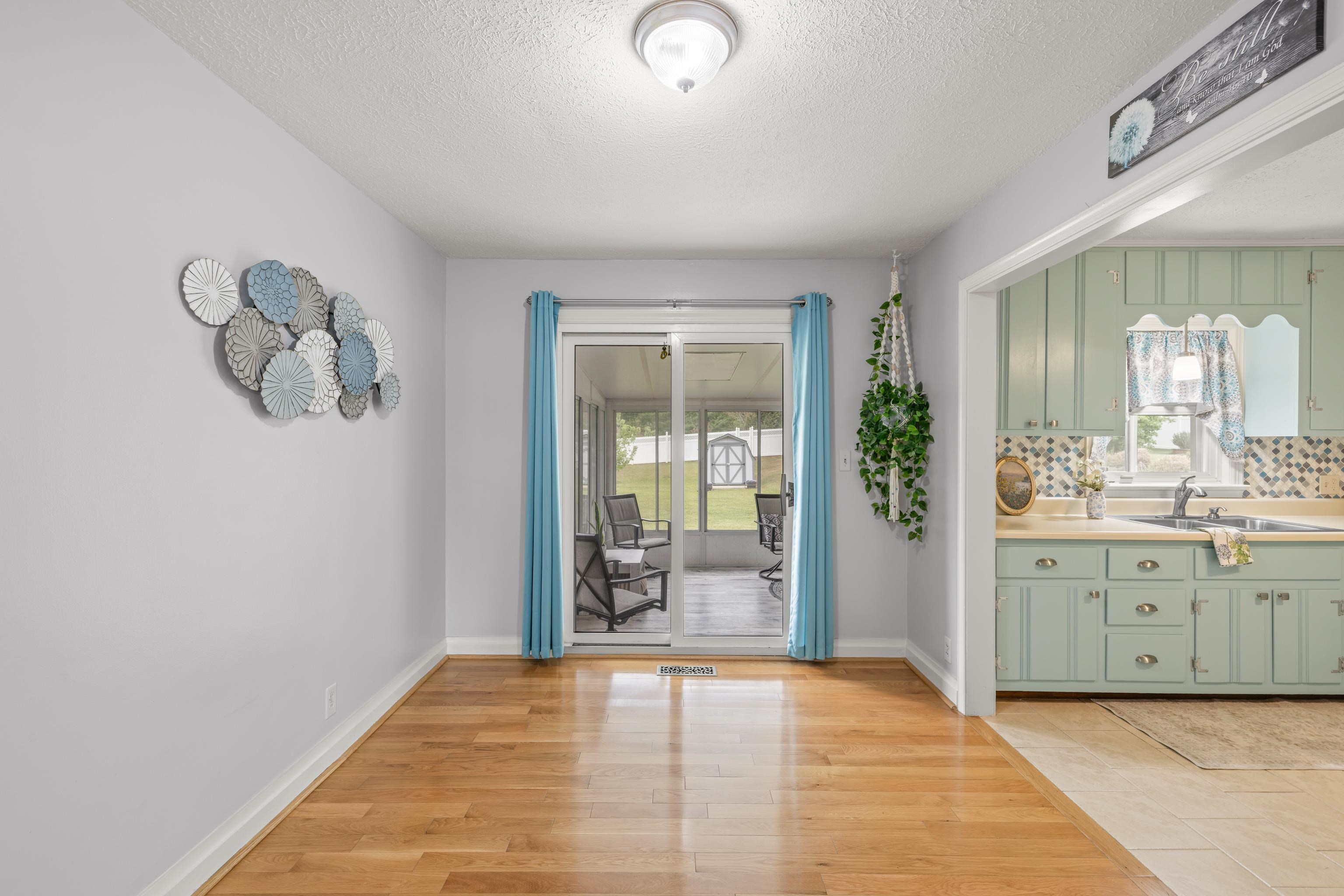 118 STUART AVE, STUARTS DRAFT, Virginia 24477, 2 Bedrooms Bedrooms, ,1 BathroomBathrooms,Residential,118 STUART AVE,676858 MLS # 676858
