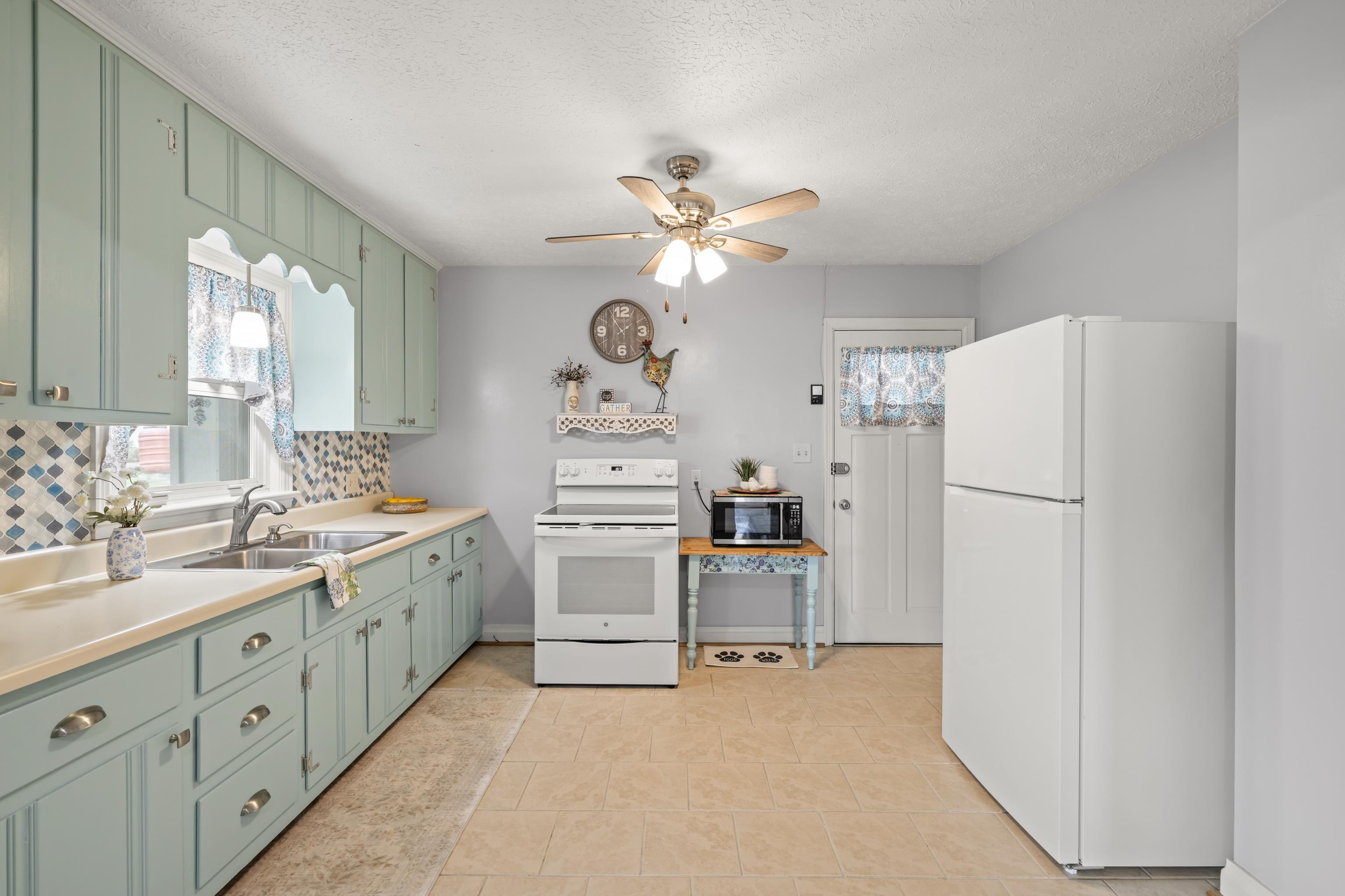 118 STUART AVE, STUARTS DRAFT, Virginia 24477, 2 Bedrooms Bedrooms, ,1 BathroomBathrooms,Residential,118 STUART AVE,676858 MLS # 676858