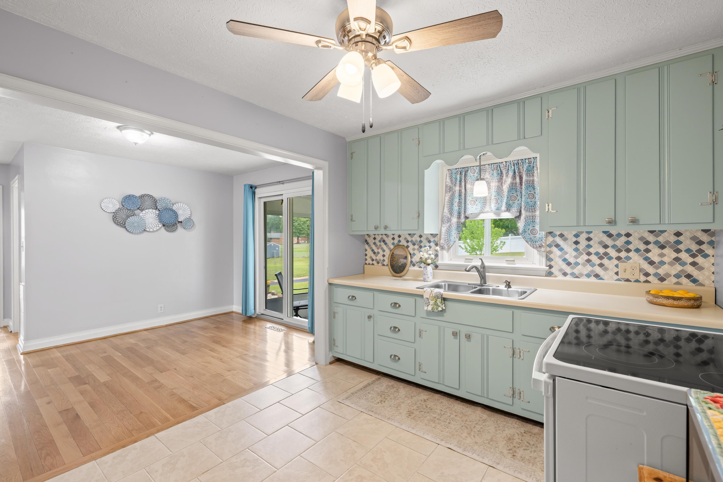 118 STUART AVE, STUARTS DRAFT, Virginia 24477, 2 Bedrooms Bedrooms, ,1 BathroomBathrooms,Residential,118 STUART AVE,676858 MLS # 676858