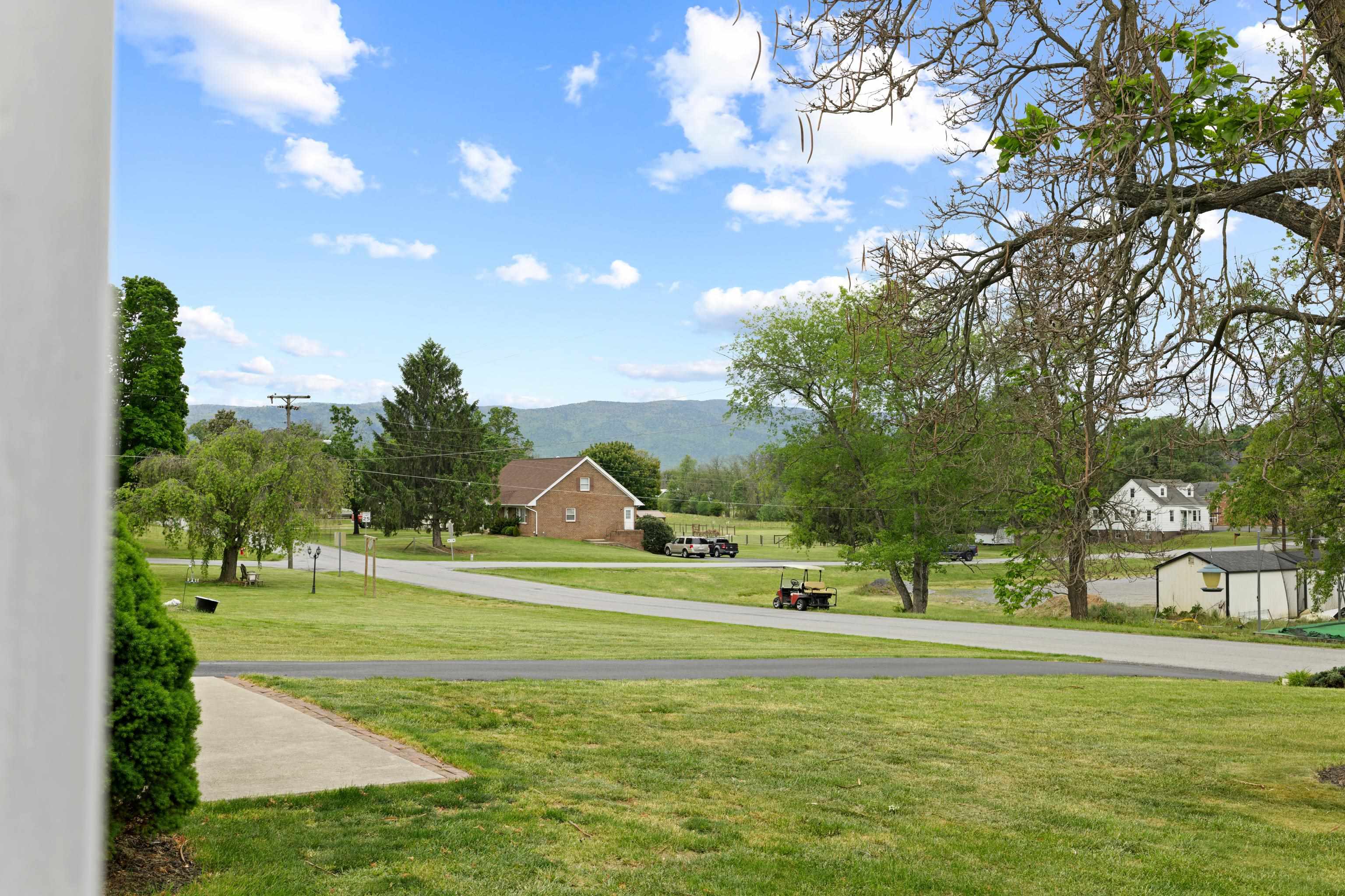 118 STUART AVE, STUARTS DRAFT, Virginia 24477, 2 Bedrooms Bedrooms, ,1 BathroomBathrooms,Residential,118 STUART AVE,676858 MLS # 676858
