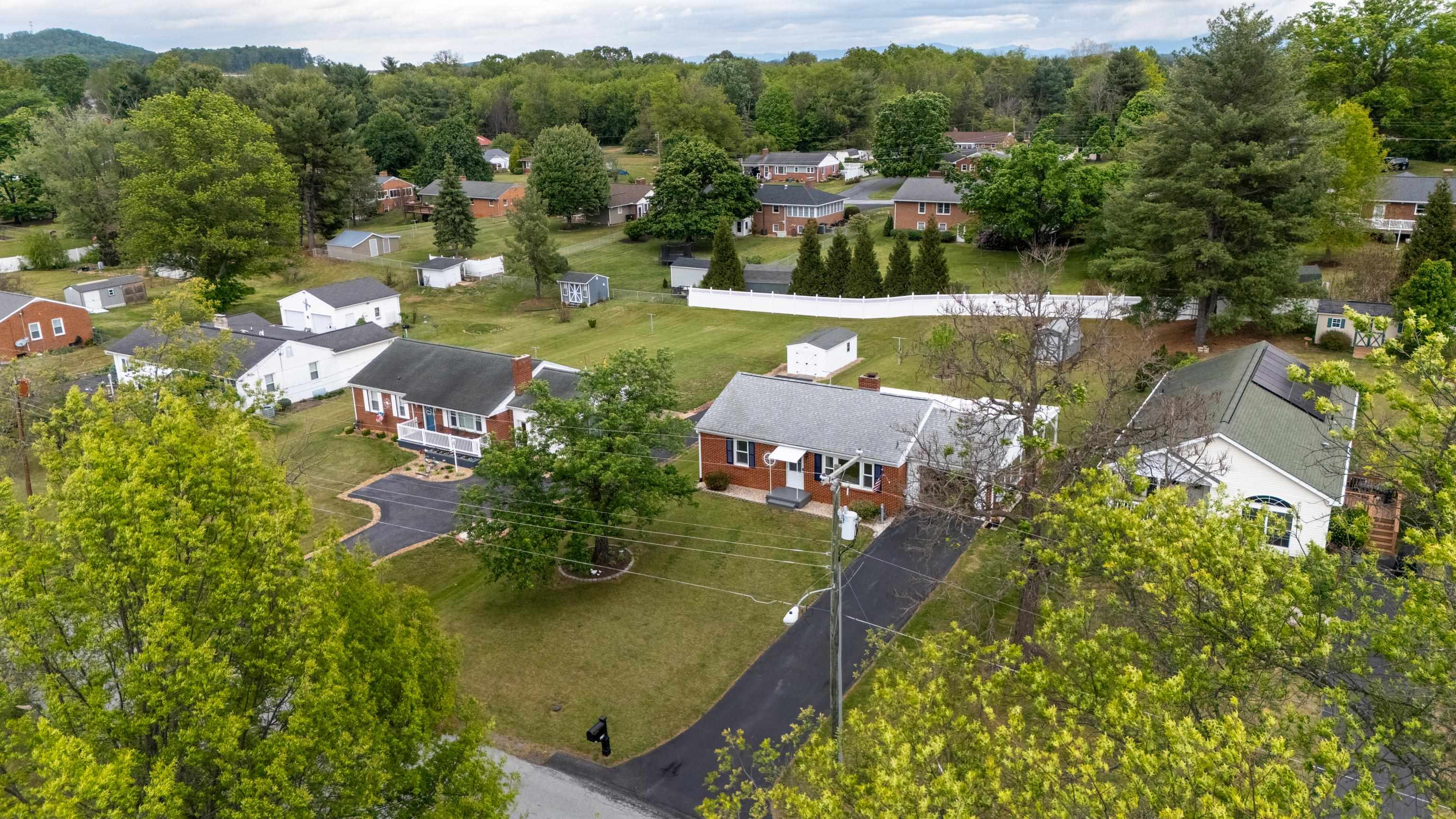 118 STUART AVE, STUARTS DRAFT, Virginia 24477, 2 Bedrooms Bedrooms, ,1 BathroomBathrooms,Residential,118 STUART AVE,676858 MLS # 676858