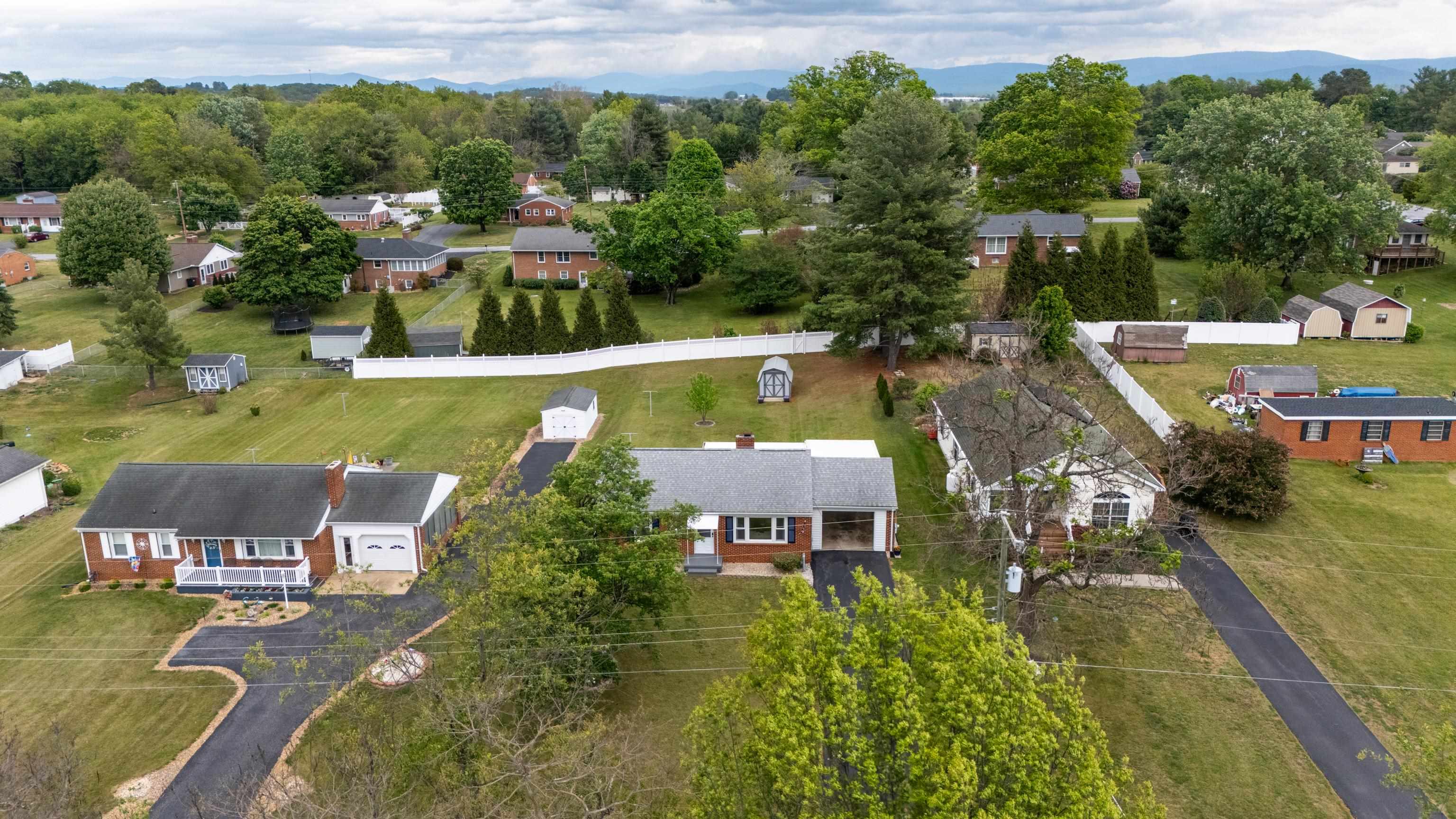 118 STUART AVE, STUARTS DRAFT, Virginia 24477, 2 Bedrooms Bedrooms, ,1 BathroomBathrooms,Residential,118 STUART AVE,676858 MLS # 676858
