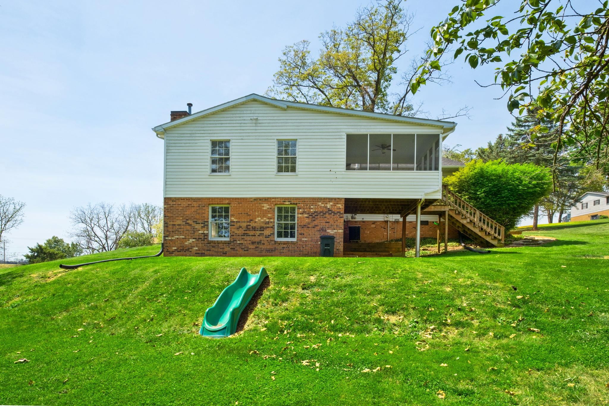 5530 GLADE VIEW DR, BRIDGEWATER, Virginia 22812, 3 Bedrooms Bedrooms, ,2 BathroomsBathrooms,Residential,5530 GLADE VIEW DR,676862 MLS # 676862