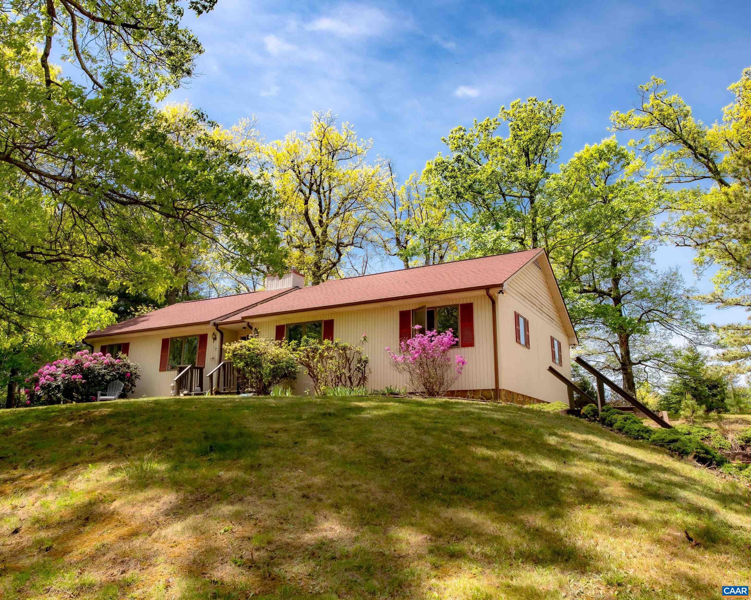124 AZALEA DR, AFTON, Virginia 22920, 3 Bedrooms Bedrooms, ,2 BathroomsBathrooms,Residential,Swannanoa Golf Course Hole 13,124 AZALEA DR,676865 MLS # 676865