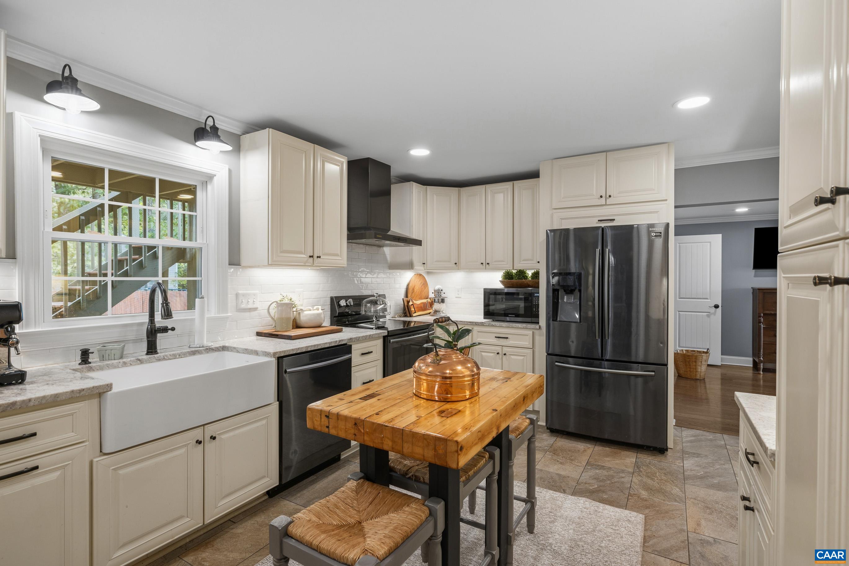 134 W PARK DR, CHARLOTTESVILLE, Virginia 22901, 5 Bedrooms Bedrooms, ,3 BathroomsBathrooms,Residential,134 W PARK DR,676866 MLS # 676866