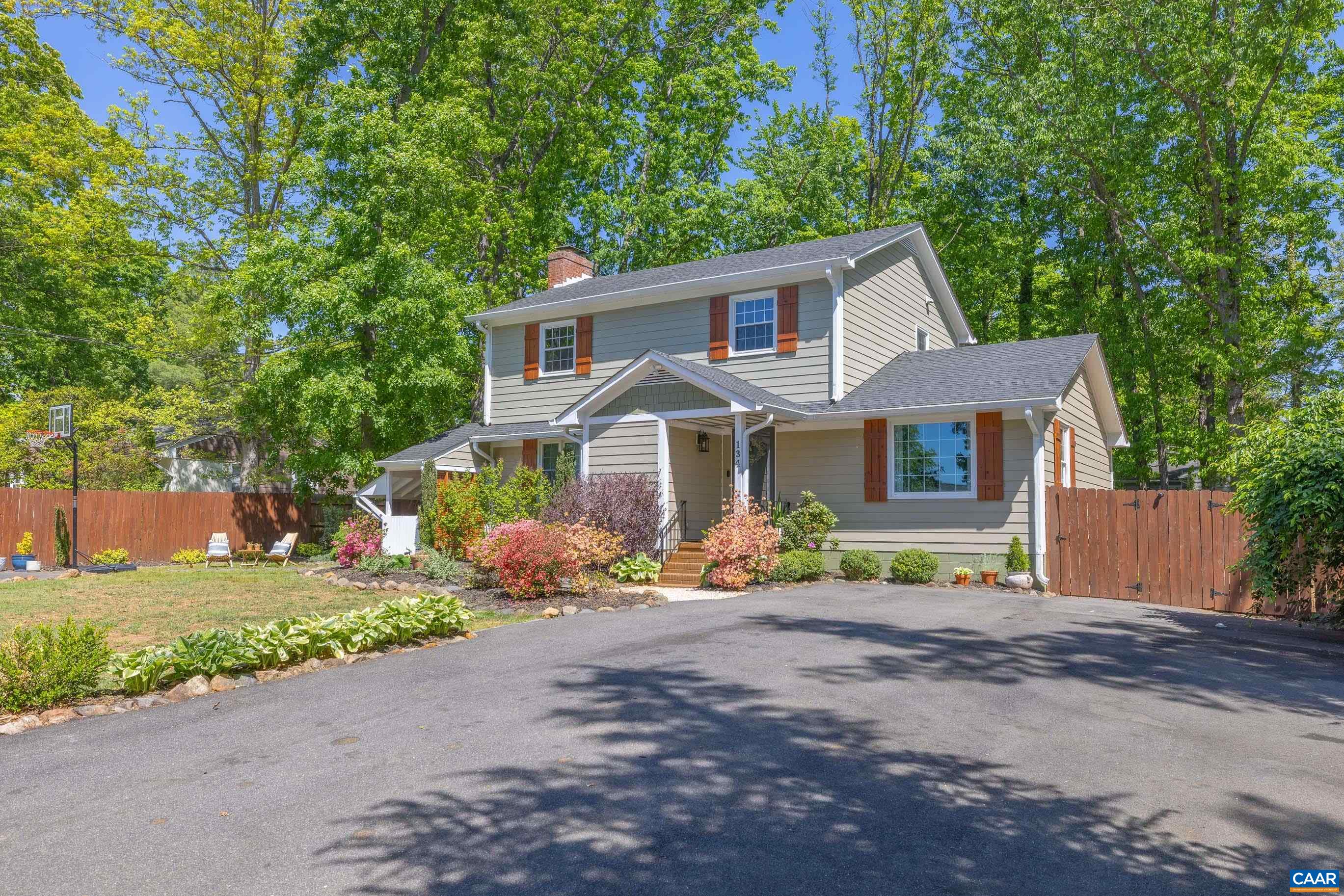 134 W PARK DR, CHARLOTTESVILLE, Virginia 22901, 5 Bedrooms Bedrooms, ,3 BathroomsBathrooms,Residential,134 W PARK DR,676866 MLS # 676866