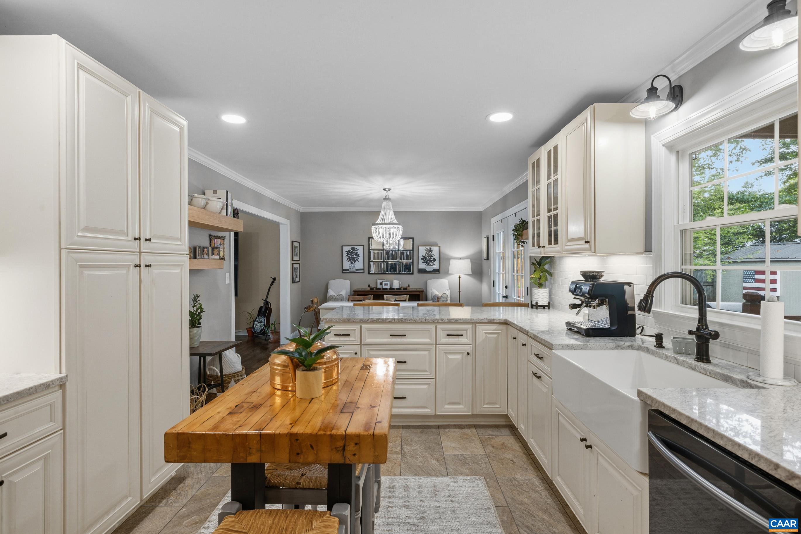 134 W PARK DR, CHARLOTTESVILLE, Virginia 22901, 5 Bedrooms Bedrooms, ,3 BathroomsBathrooms,Residential,134 W PARK DR,676866 MLS # 676866