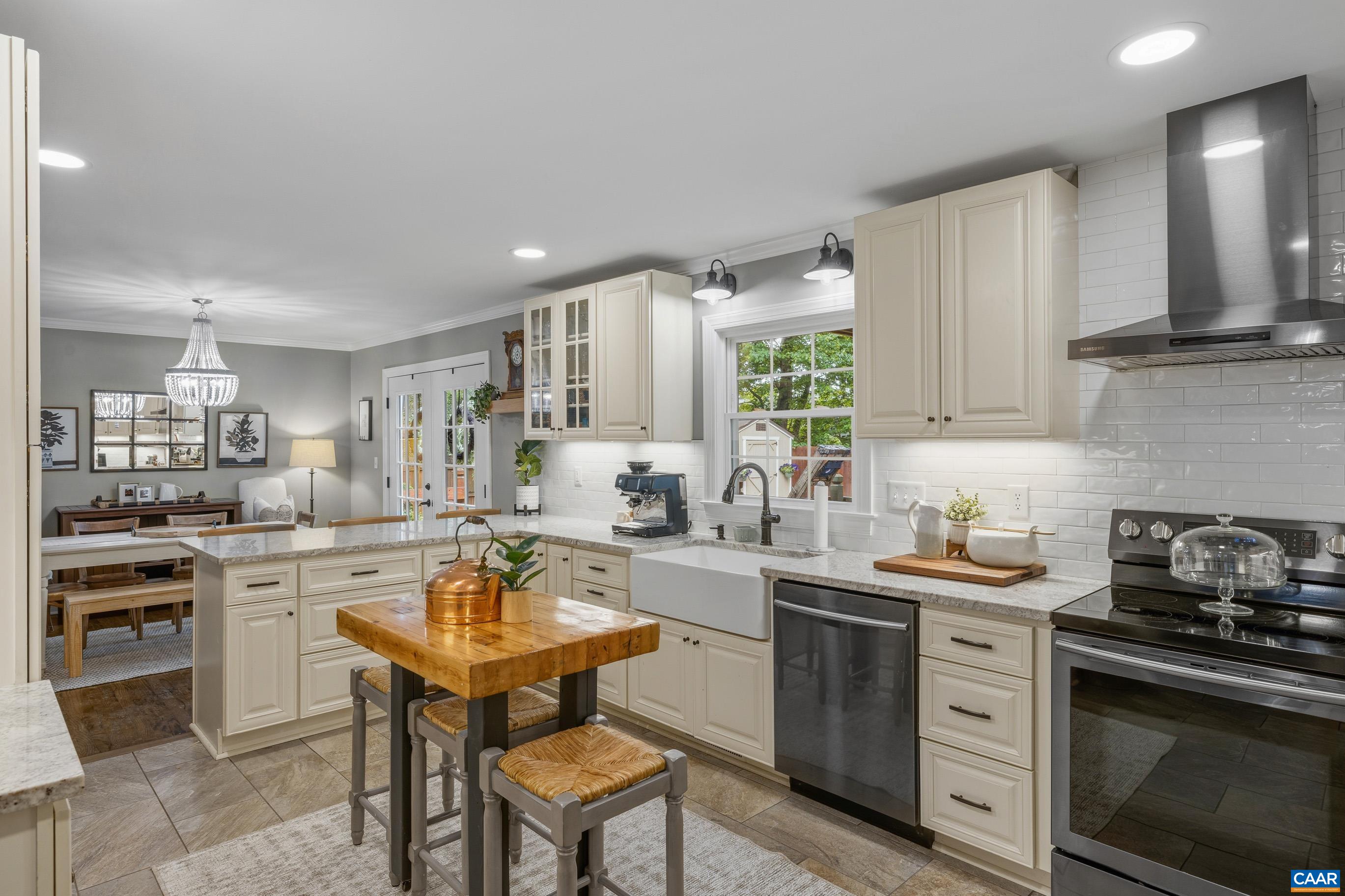 134 W PARK DR, CHARLOTTESVILLE, Virginia 22901, 5 Bedrooms Bedrooms, ,3 BathroomsBathrooms,Residential,134 W PARK DR,676866 MLS # 676866
