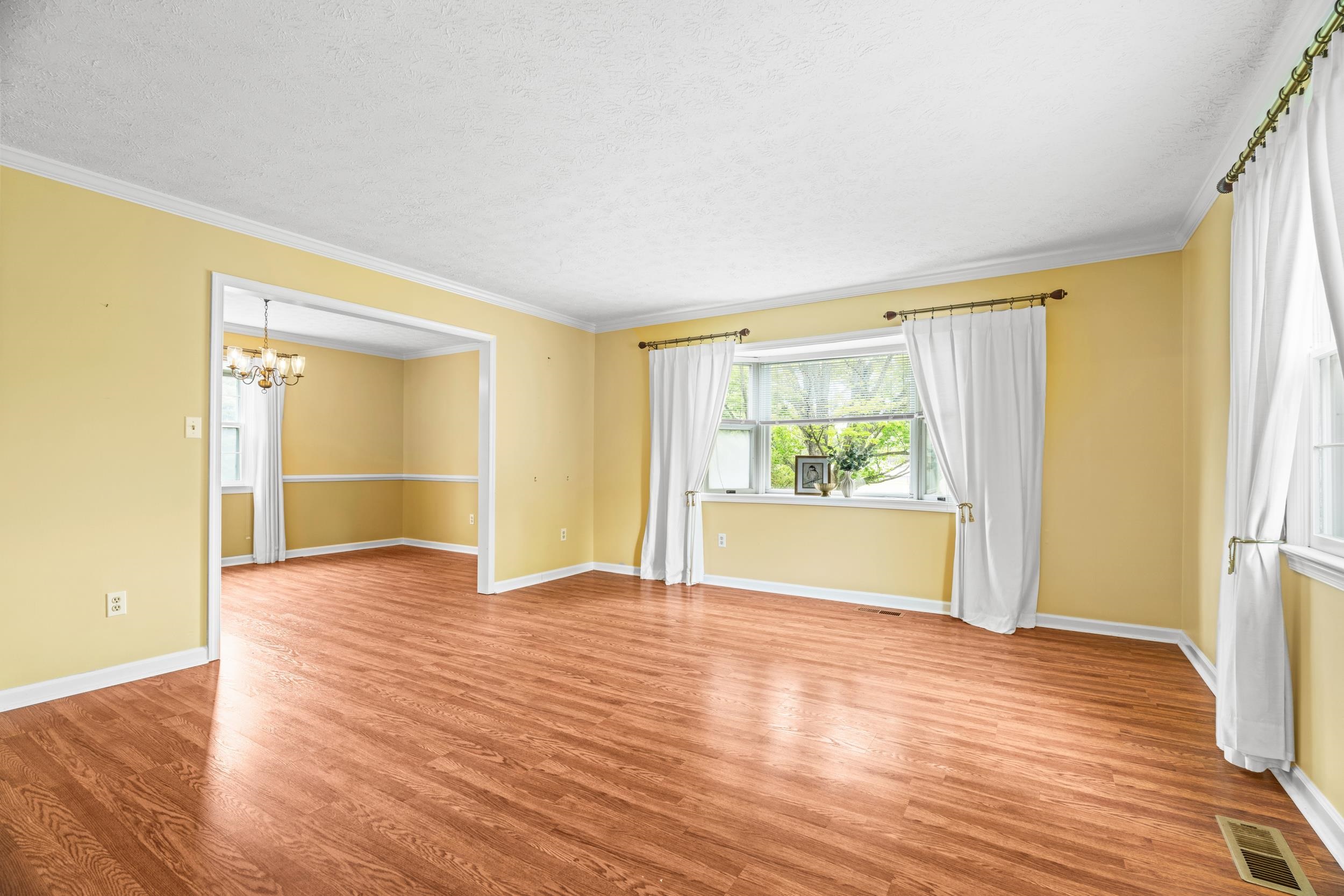 32 HENKEL RD, WAYNESBORO, Virginia 22980, 5 Bedrooms Bedrooms, ,3 BathroomsBathrooms,Residential,32 HENKEL RD,676871 MLS # 676871