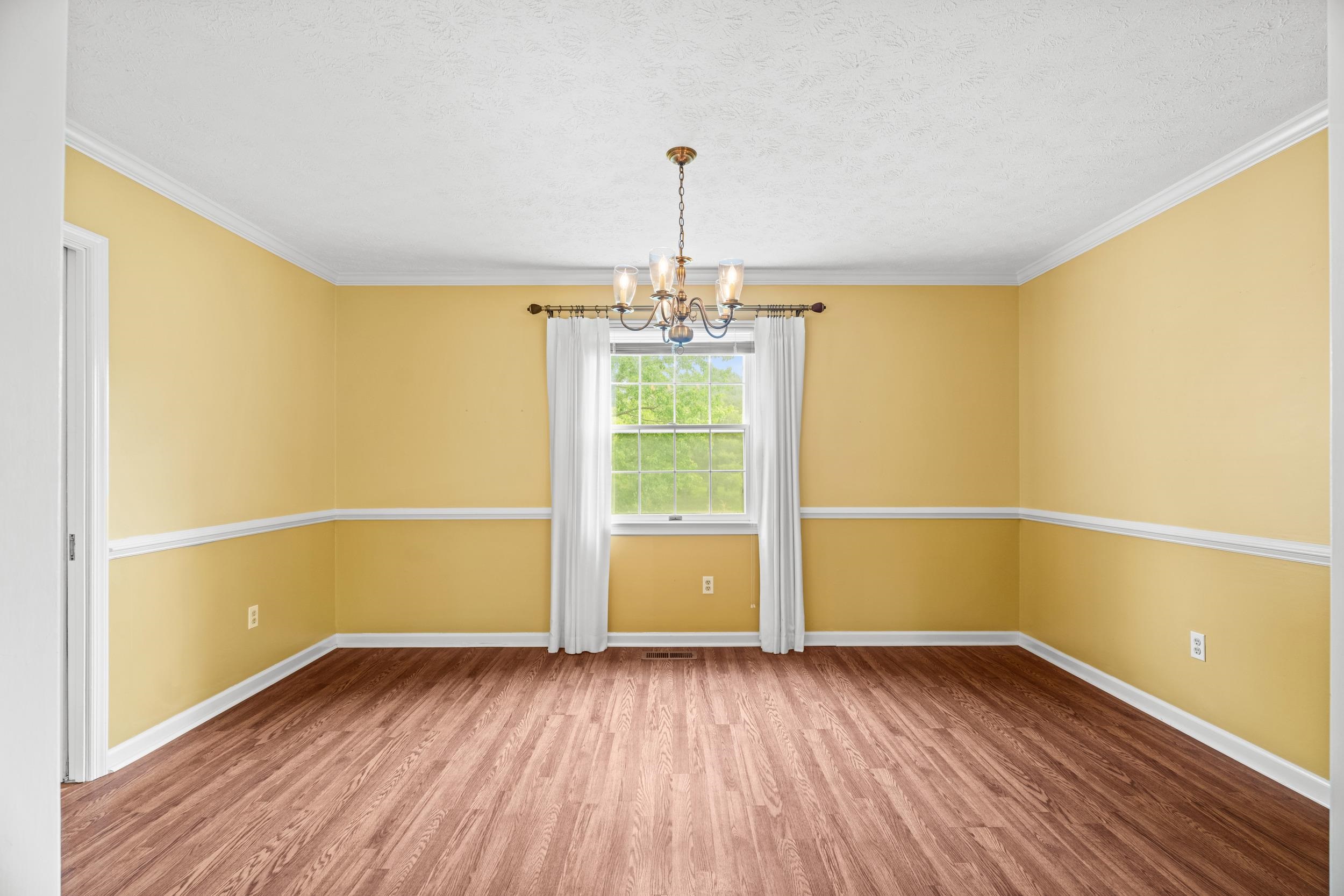 32 HENKEL RD, WAYNESBORO, Virginia 22980, 5 Bedrooms Bedrooms, ,3 BathroomsBathrooms,Residential,32 HENKEL RD,676871 MLS # 676871