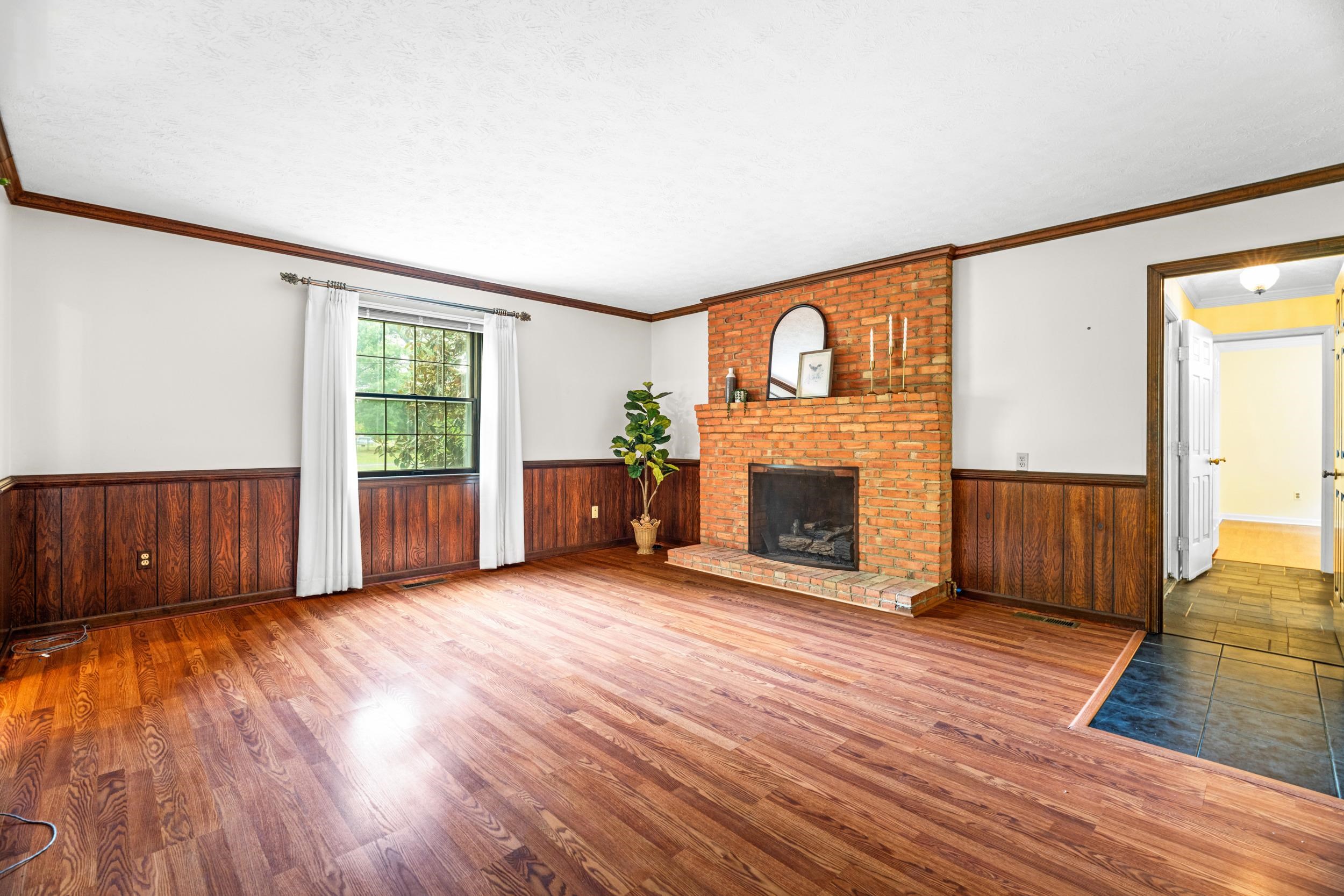 32 HENKEL RD, WAYNESBORO, Virginia 22980, 5 Bedrooms Bedrooms, ,3 BathroomsBathrooms,Residential,32 HENKEL RD,676871 MLS # 676871