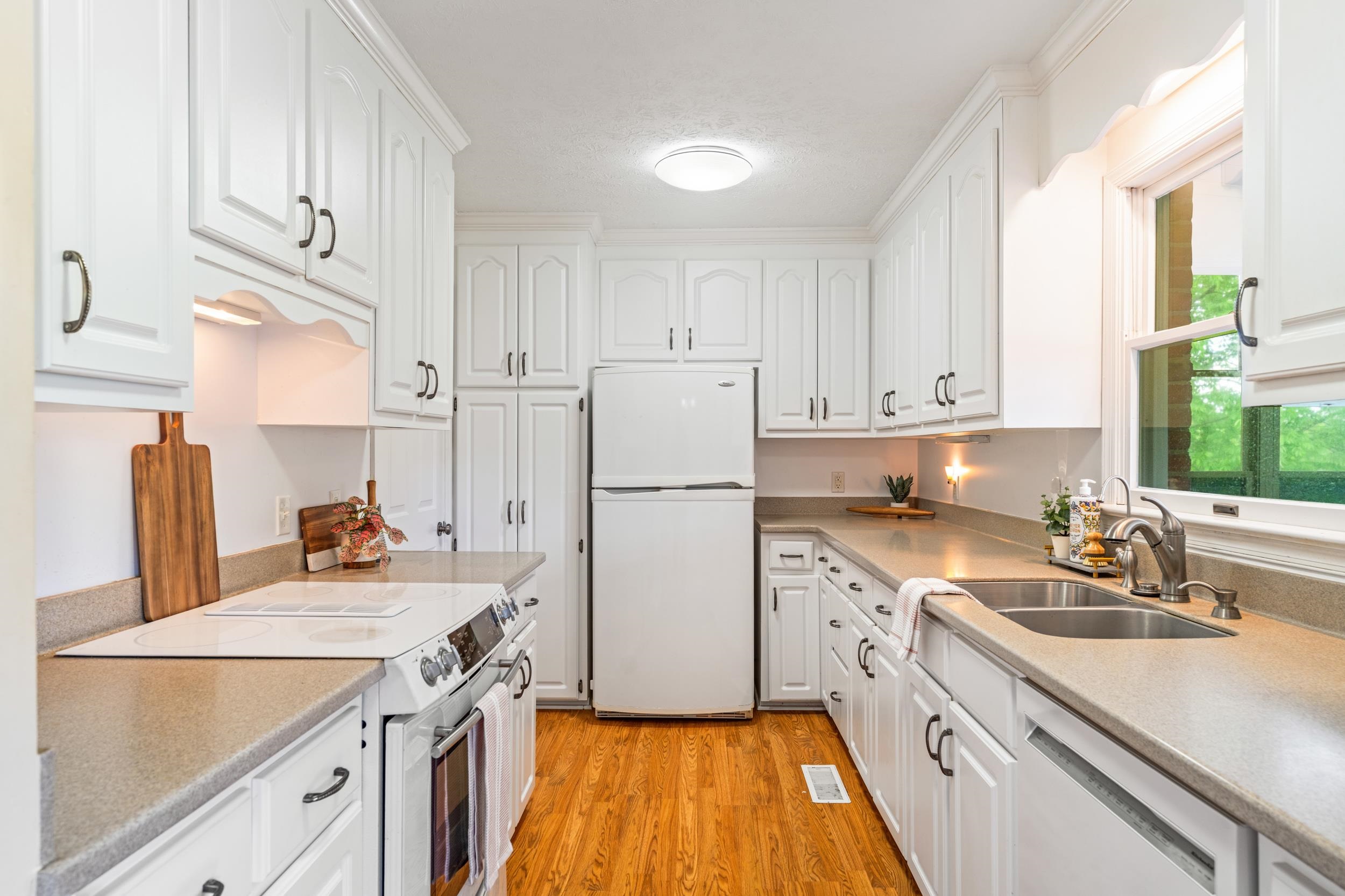 32 HENKEL RD, WAYNESBORO, Virginia 22980, 5 Bedrooms Bedrooms, ,3 BathroomsBathrooms,Residential,32 HENKEL RD,676871 MLS # 676871