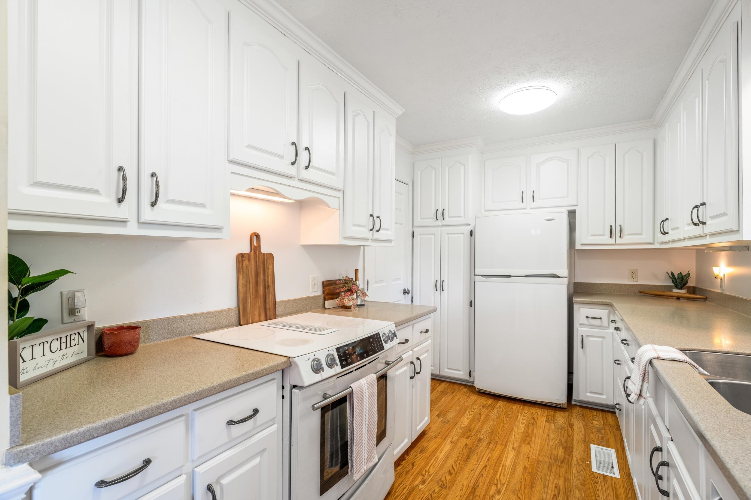 32 HENKEL RD, WAYNESBORO, Virginia 22980, 5 Bedrooms Bedrooms, ,3 BathroomsBathrooms,Residential,32 HENKEL RD,676871 MLS # 676871