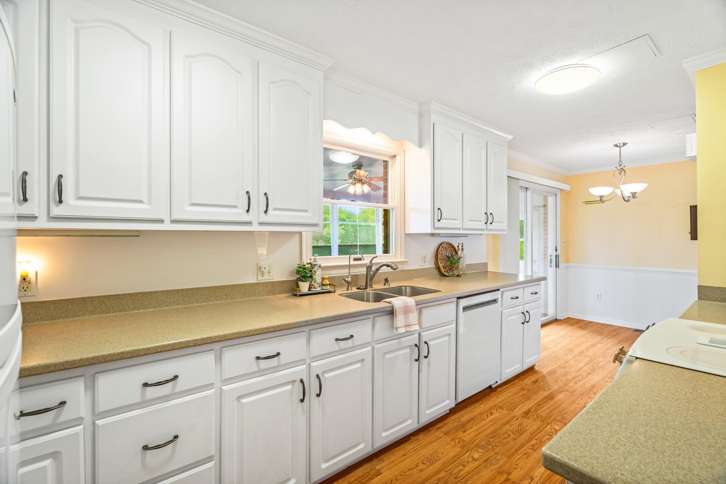 32 HENKEL RD, WAYNESBORO, Virginia 22980, 5 Bedrooms Bedrooms, ,3 BathroomsBathrooms,Residential,32 HENKEL RD,676871 MLS # 676871