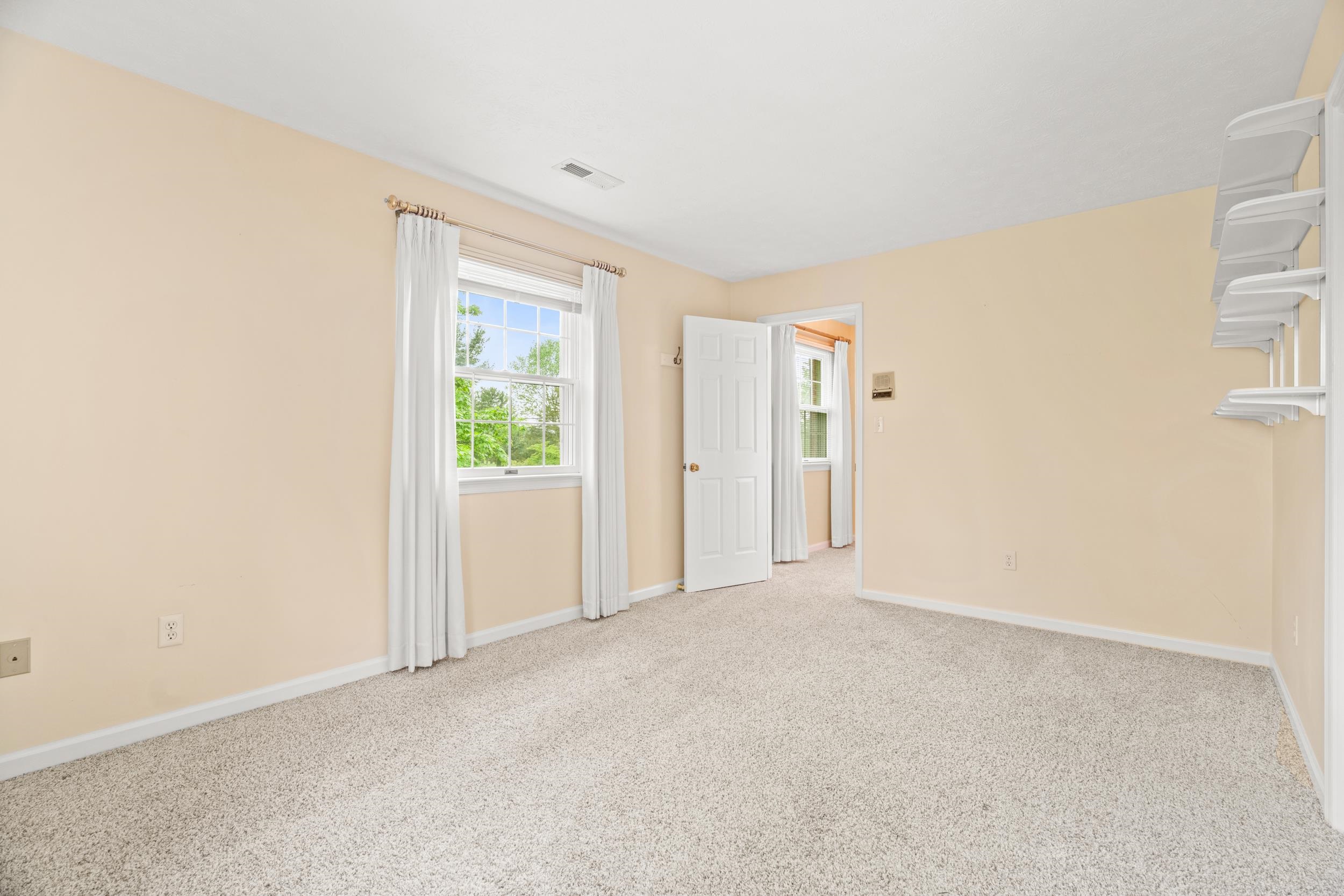 32 HENKEL RD, WAYNESBORO, Virginia 22980, 5 Bedrooms Bedrooms, ,3 BathroomsBathrooms,Residential,32 HENKEL RD,676871 MLS # 676871