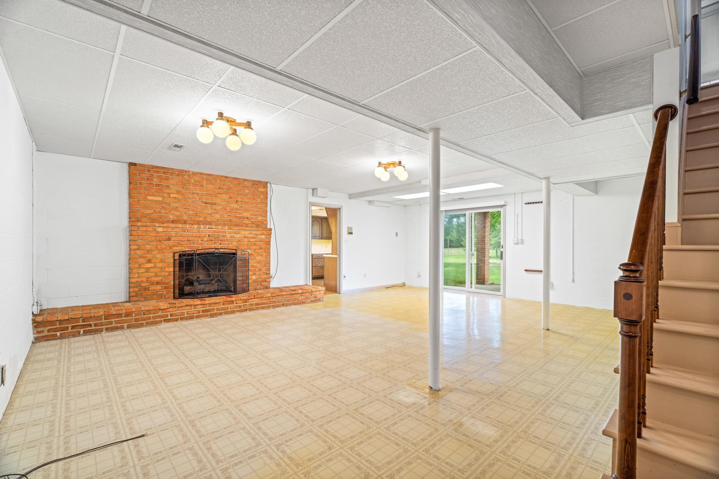 32 HENKEL RD, WAYNESBORO, Virginia 22980, 5 Bedrooms Bedrooms, ,3 BathroomsBathrooms,Residential,32 HENKEL RD,676871 MLS # 676871