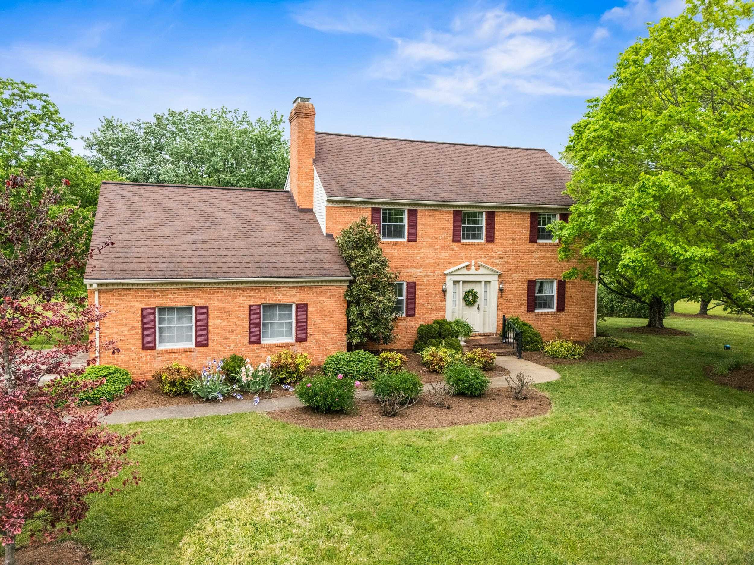 32 HENKEL RD, WAYNESBORO, Virginia 22980, 5 Bedrooms Bedrooms, ,3 BathroomsBathrooms,Residential,32 HENKEL RD,676871 MLS # 676871