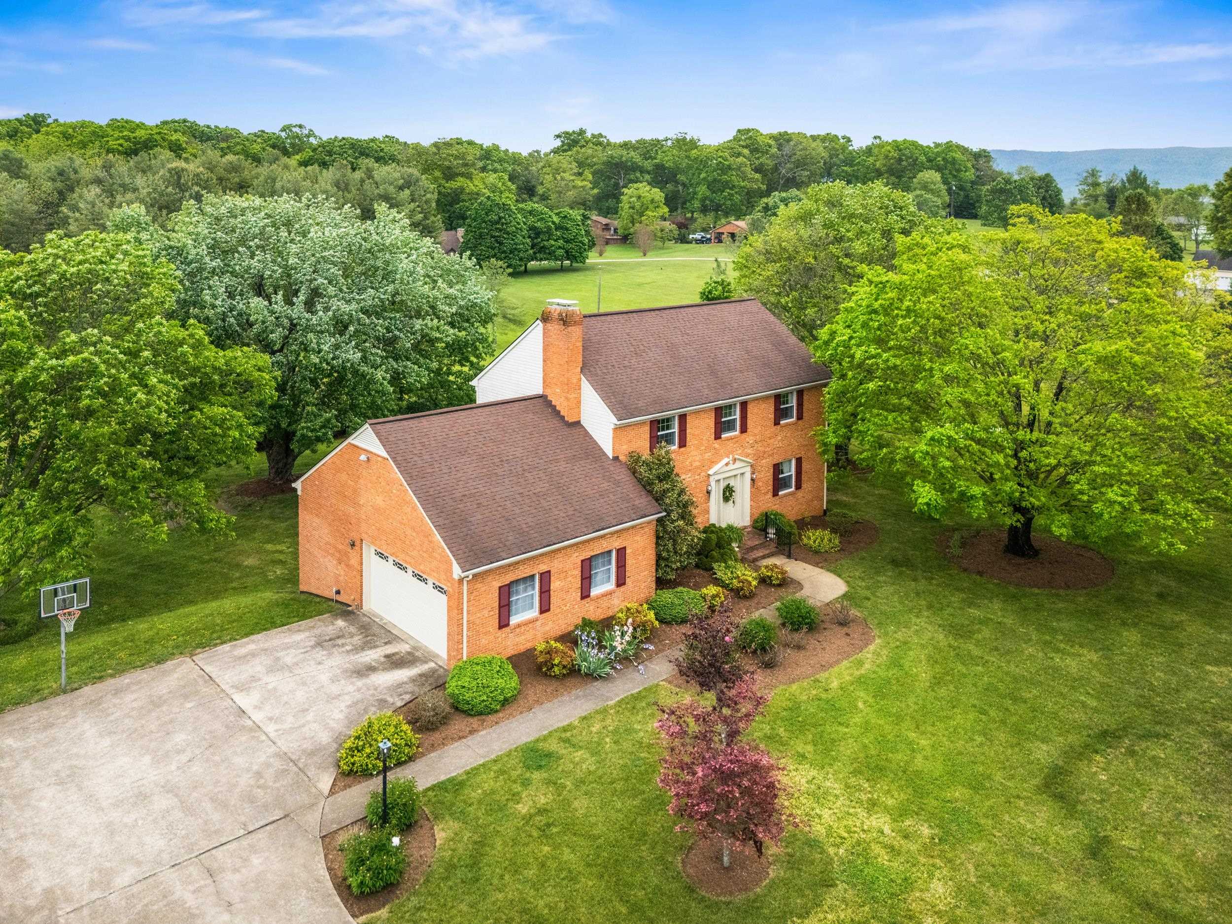 32 HENKEL RD, WAYNESBORO, Virginia 22980, 5 Bedrooms Bedrooms, ,3 BathroomsBathrooms,Residential,32 HENKEL RD,676871 MLS # 676871
