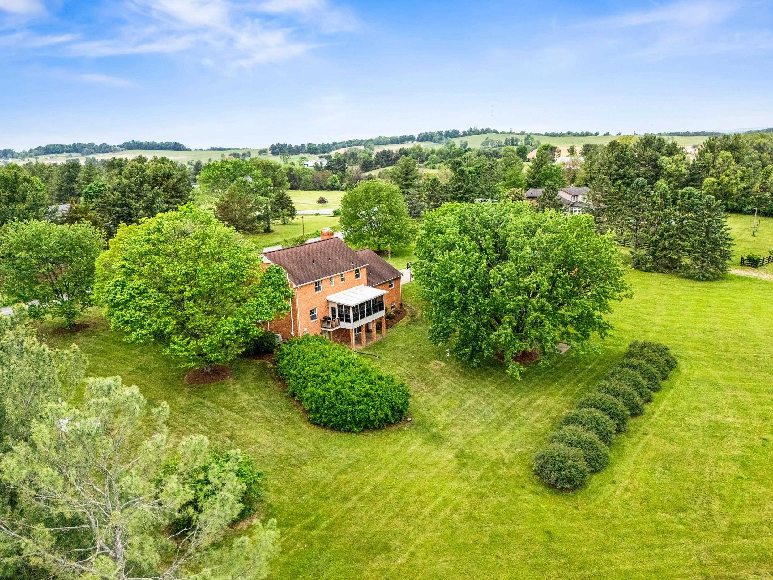 32 HENKEL RD, WAYNESBORO, Virginia 22980, 5 Bedrooms Bedrooms, ,3 BathroomsBathrooms,Residential,32 HENKEL RD,676871 MLS # 676871