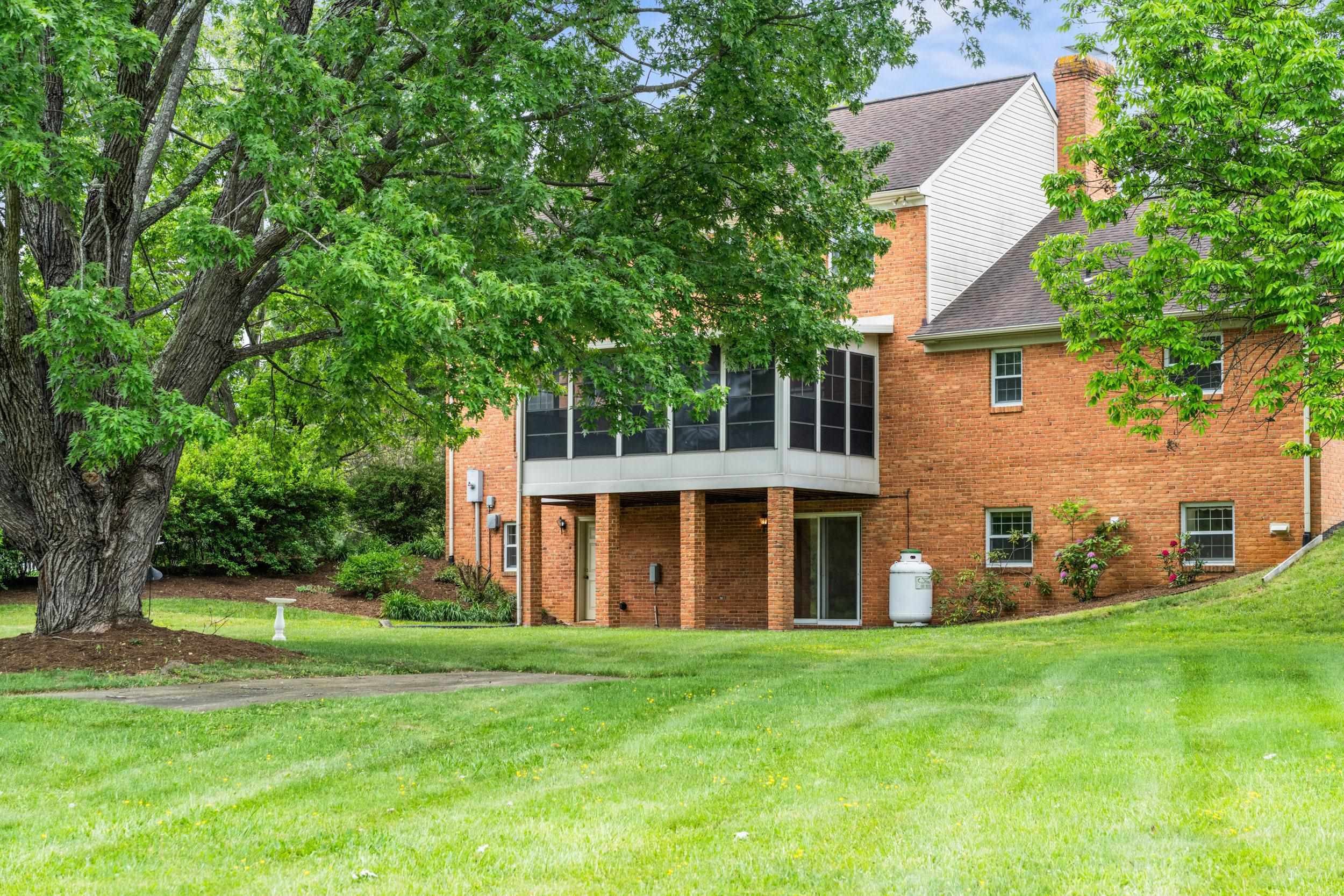 32 HENKEL RD, WAYNESBORO, Virginia 22980, 5 Bedrooms Bedrooms, ,3 BathroomsBathrooms,Residential,32 HENKEL RD,676871 MLS # 676871