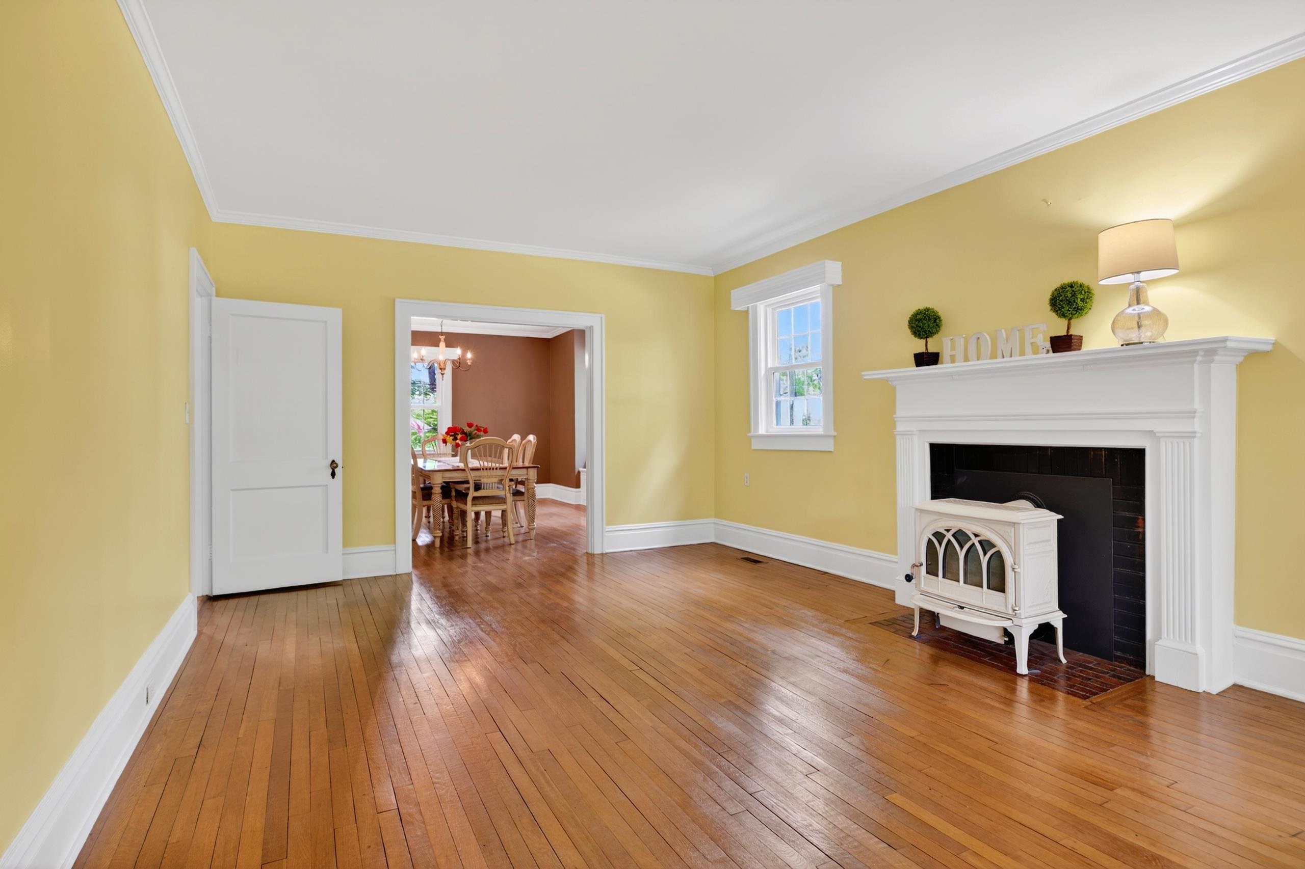 557 S ELLISON LN, WAYNESBORO, Virginia 22980, 3 Bedrooms Bedrooms, ,2 BathroomsBathrooms,Residential,557 S ELLISON LN,676872 MLS # 676872