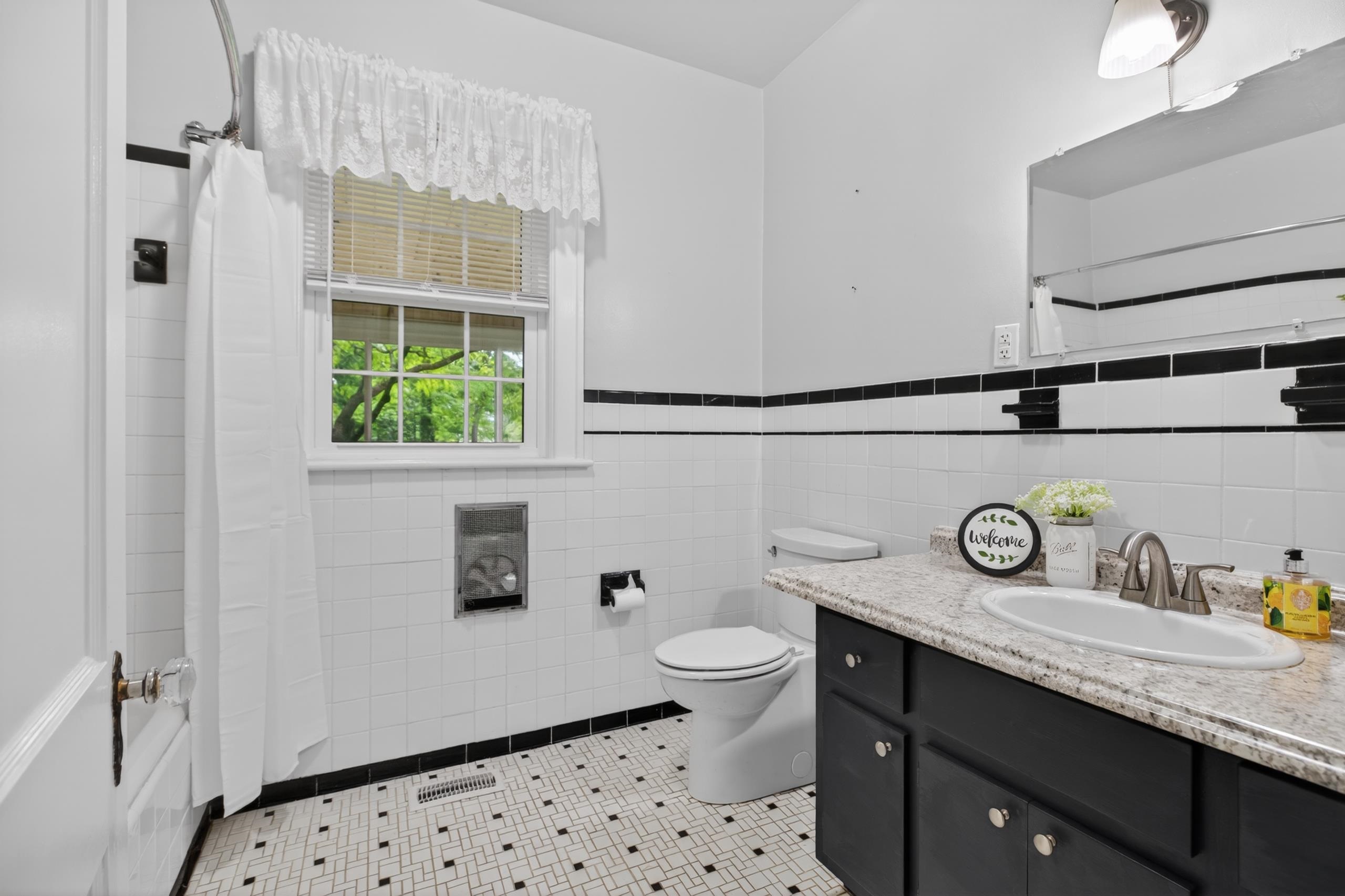 557 S ELLISON LN, WAYNESBORO, Virginia 22980, 3 Bedrooms Bedrooms, ,2 BathroomsBathrooms,Residential,557 S ELLISON LN,676872 MLS # 676872
