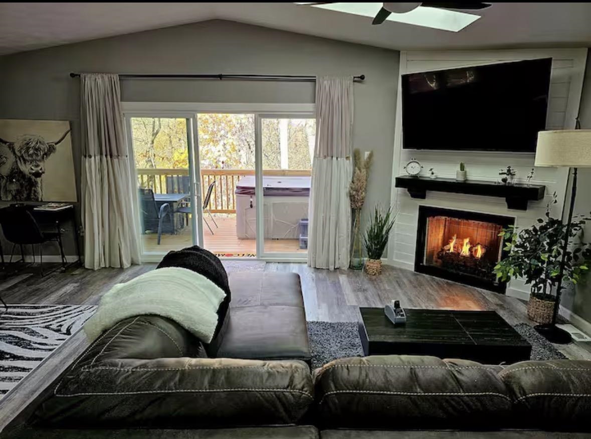209 FAIRFAX CT, MCGAHEYSVILLE, Virginia 22840, 3 Bedrooms Bedrooms, ,2 BathroomsBathrooms,Residential,209 FAIRFAX CT,676874 MLS # 676874
