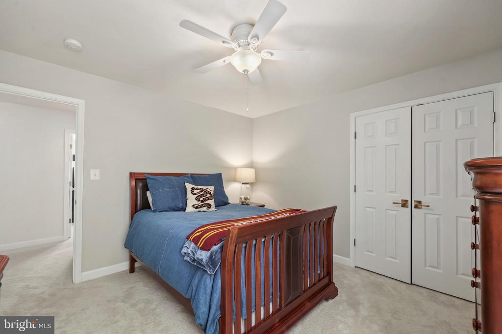 10028 WILLOW RIDGE WAY, SPOTSYLVANIA, Virginia 22553, 5 Bedrooms Bedrooms, ,4 BathroomsBathrooms,Residential,10028 WILLOW RIDGE WAY,VASP2040834 MLS # VASP2040834