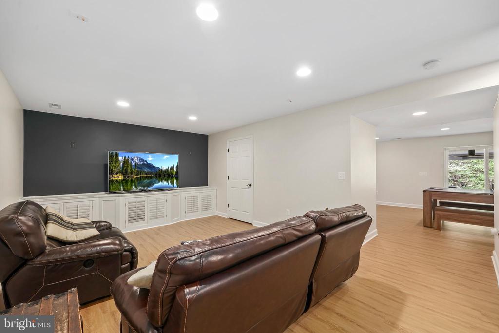 10028 WILLOW RIDGE WAY, SPOTSYLVANIA, Virginia 22553, 5 Bedrooms Bedrooms, ,4 BathroomsBathrooms,Residential,10028 WILLOW RIDGE WAY,VASP2040834 MLS # VASP2040834