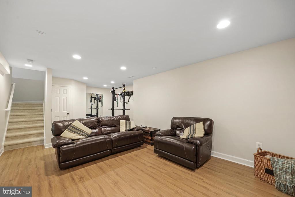 10028 WILLOW RIDGE WAY, SPOTSYLVANIA, Virginia 22553, 5 Bedrooms Bedrooms, ,4 BathroomsBathrooms,Residential,10028 WILLOW RIDGE WAY,VASP2040834 MLS # VASP2040834