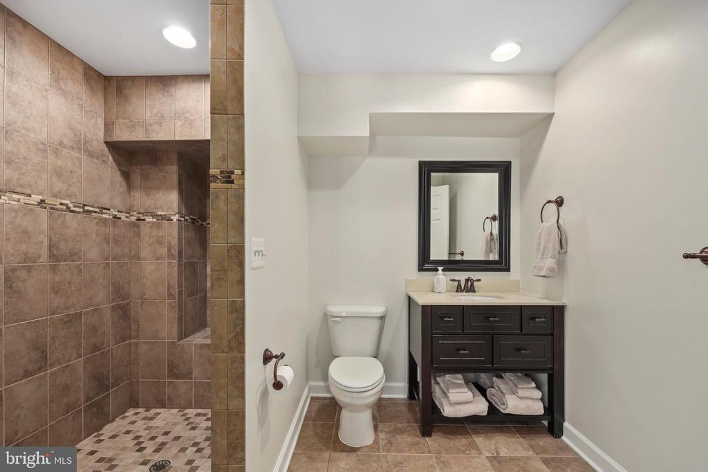 10028 WILLOW RIDGE WAY, SPOTSYLVANIA, Virginia 22553, 5 Bedrooms Bedrooms, ,4 BathroomsBathrooms,Residential,10028 WILLOW RIDGE WAY,VASP2040834 MLS # VASP2040834