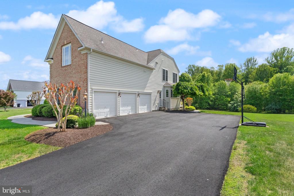 6962 EMMA CT, WARRENTON, Virginia 20187, 5 Bedrooms Bedrooms, ,4 BathroomsBathrooms,Residential,6962 EMMA CT,VAFQ2021620 MLS # VAFQ2021620
