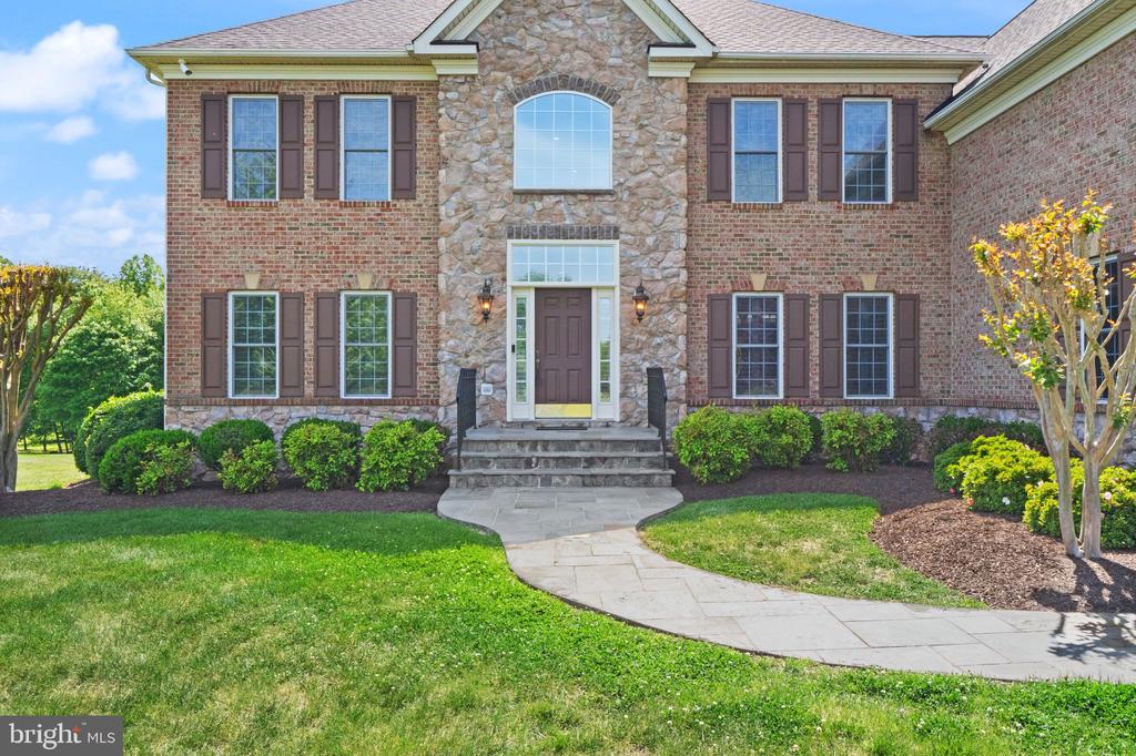 6962 EMMA CT, WARRENTON, Virginia 20187, 5 Bedrooms Bedrooms, ,4 BathroomsBathrooms,Residential,6962 EMMA CT,VAFQ2021620 MLS # VAFQ2021620