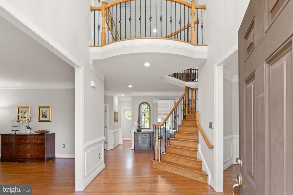 6962 EMMA CT, WARRENTON, Virginia 20187, 5 Bedrooms Bedrooms, ,4 BathroomsBathrooms,Residential,6962 EMMA CT,VAFQ2021620 MLS # VAFQ2021620