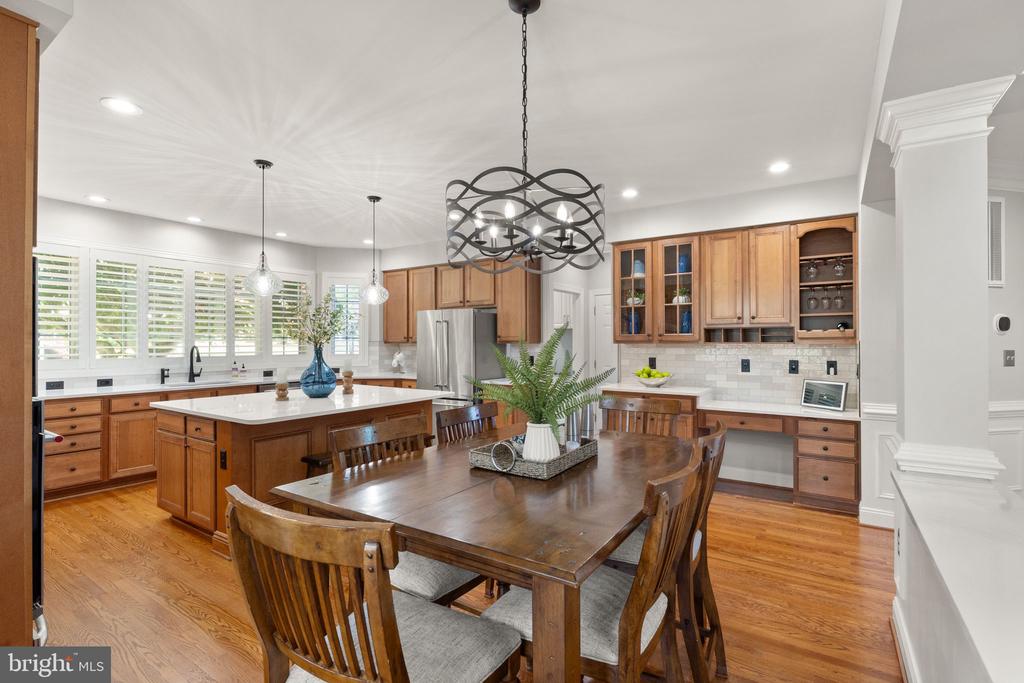 6962 EMMA CT, WARRENTON, Virginia 20187, 5 Bedrooms Bedrooms, ,4 BathroomsBathrooms,Residential,6962 EMMA CT,VAFQ2021620 MLS # VAFQ2021620