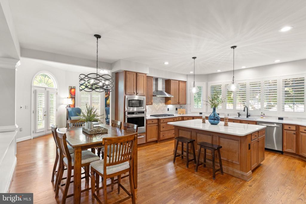 6962 EMMA CT, WARRENTON, Virginia 20187, 5 Bedrooms Bedrooms, ,4 BathroomsBathrooms,Residential,6962 EMMA CT,VAFQ2021620 MLS # VAFQ2021620