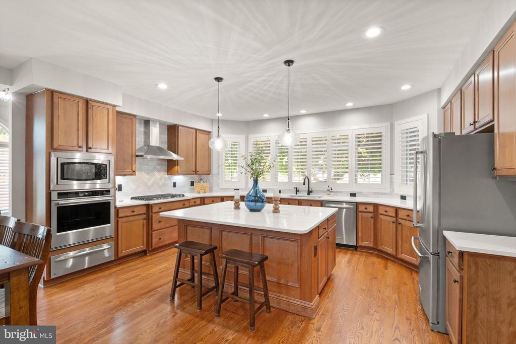 6962 EMMA CT, WARRENTON, Virginia 20187, 5 Bedrooms Bedrooms, ,4 BathroomsBathrooms,Residential,6962 EMMA CT,VAFQ2021620 MLS # VAFQ2021620