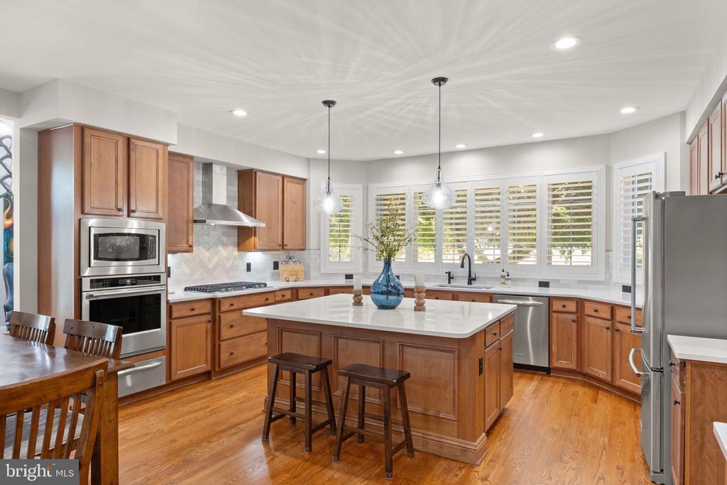 6962 EMMA CT, WARRENTON, Virginia 20187, 5 Bedrooms Bedrooms, ,4 BathroomsBathrooms,Residential,6962 EMMA CT,VAFQ2021620 MLS # VAFQ2021620
