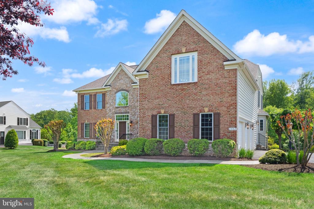 6962 EMMA CT, WARRENTON, Virginia 20187, 5 Bedrooms Bedrooms, ,4 BathroomsBathrooms,Residential,6962 EMMA CT,VAFQ2021620 MLS # VAFQ2021620