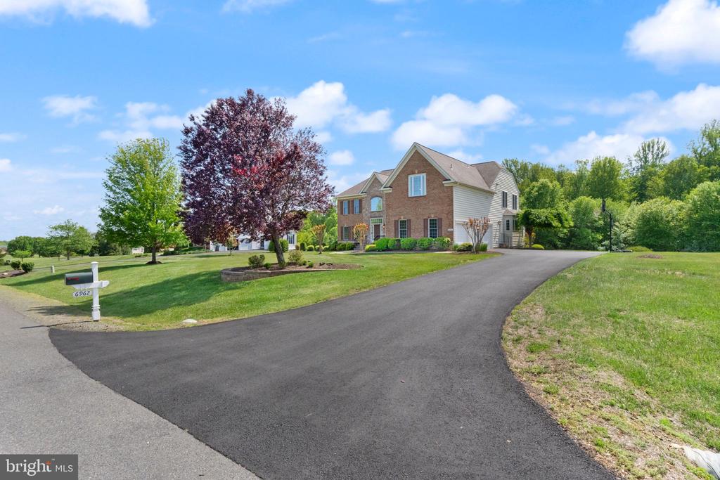 6962 EMMA CT, WARRENTON, Virginia 20187, 5 Bedrooms Bedrooms, ,4 BathroomsBathrooms,Residential,6962 EMMA CT,VAFQ2021620 MLS # VAFQ2021620