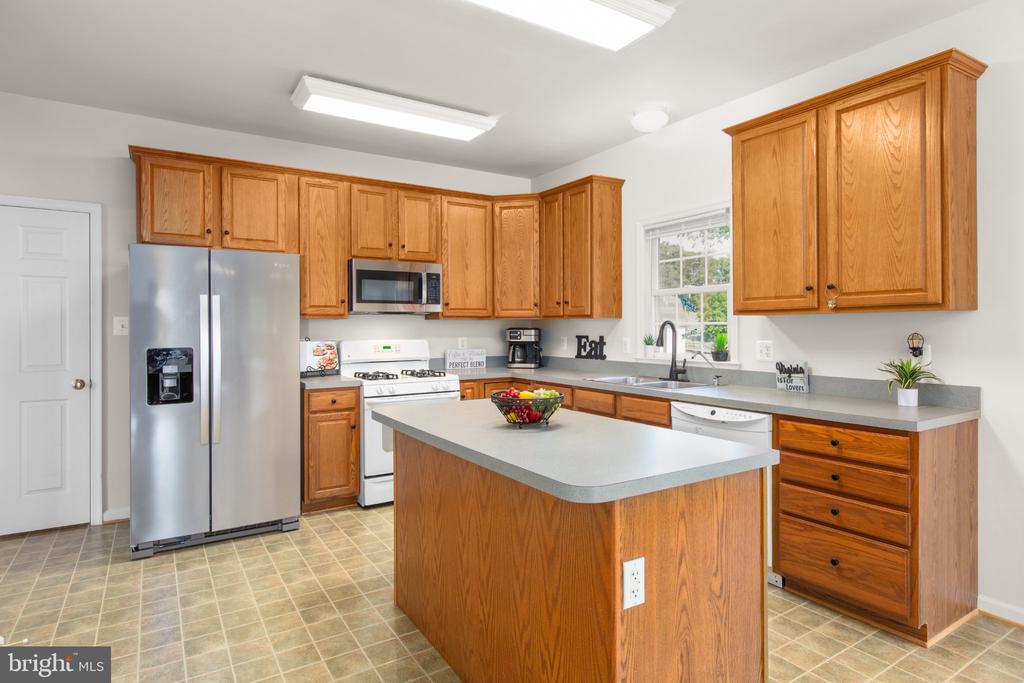16390 WAYLAND RD, CULPEPER, Virginia 22701, 4 Bedrooms Bedrooms, ,2 BathroomsBathrooms,Residential,16390 WAYLAND RD,VACU2013436 MLS # VACU2013436