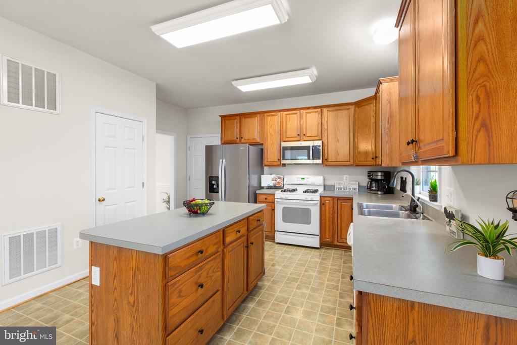 16390 WAYLAND RD, CULPEPER, Virginia 22701, 4 Bedrooms Bedrooms, ,2 BathroomsBathrooms,Residential,16390 WAYLAND RD,VACU2013436 MLS # VACU2013436