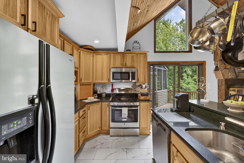 5662 LINDEN CT, WARRENTON, Virginia 20187, 4 Bedrooms Bedrooms, ,4 BathroomsBathrooms,Residential,5662 LINDEN CT,VAFQ2021744 MLS # VAFQ2021744
