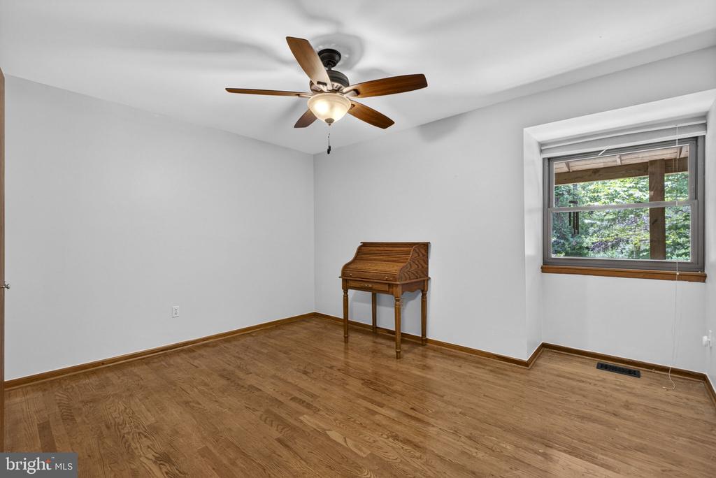 5662 LINDEN CT, WARRENTON, Virginia 20187, 4 Bedrooms Bedrooms, ,4 BathroomsBathrooms,Residential,5662 LINDEN CT,VAFQ2021744 MLS # VAFQ2021744