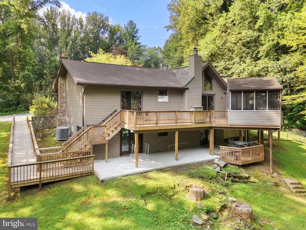 5662 LINDEN CT, WARRENTON, Virginia 20187, 4 Bedrooms Bedrooms, ,4 BathroomsBathrooms,Residential,5662 LINDEN CT,VAFQ2021744 MLS # VAFQ2021744