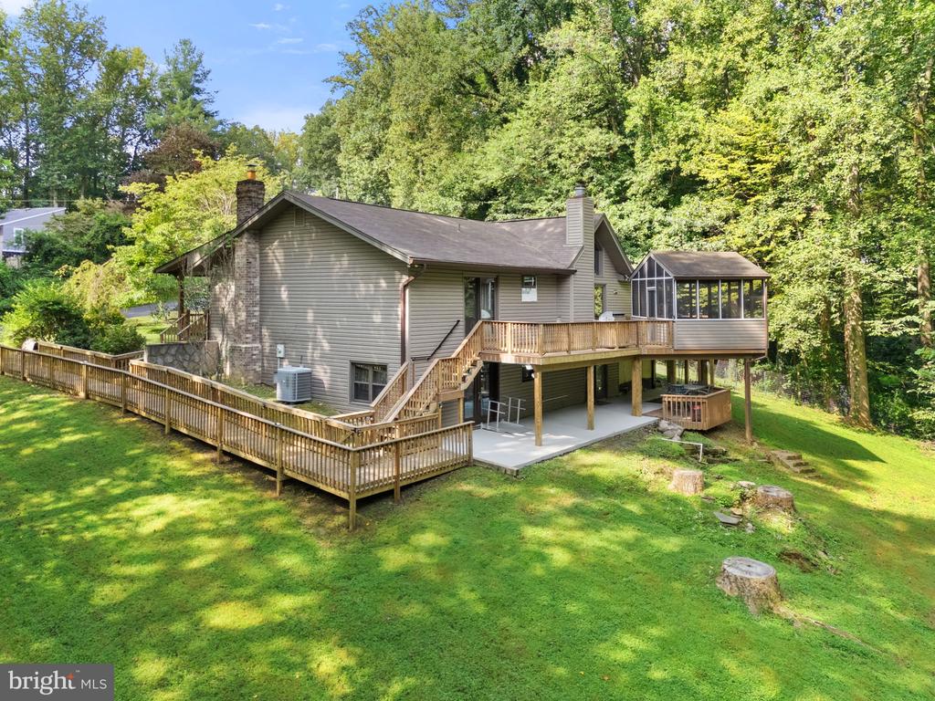 5662 LINDEN CT, WARRENTON, Virginia 20187, 4 Bedrooms Bedrooms, ,4 BathroomsBathrooms,Residential,5662 LINDEN CT,VAFQ2021744 MLS # VAFQ2021744