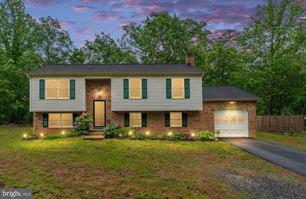 11902 PLANTATION DR, SPOTSYLVANIA, Virginia 22551, 4 Bedrooms Bedrooms, ,3 BathroomsBathrooms,Residential,11902 PLANTATION DR,VASP2041468 MLS # VASP2041468