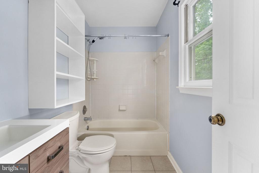 11902 PLANTATION DR, SPOTSYLVANIA, Virginia 22551, 4 Bedrooms Bedrooms, ,3 BathroomsBathrooms,Residential,11902 PLANTATION DR,VASP2041468 MLS # VASP2041468