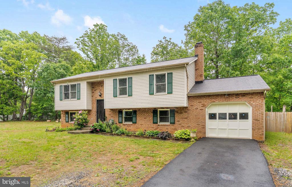 11902 PLANTATION DR, SPOTSYLVANIA, Virginia 22551, 4 Bedrooms Bedrooms, ,3 BathroomsBathrooms,Residential,11902 PLANTATION DR,VASP2041468 MLS # VASP2041468